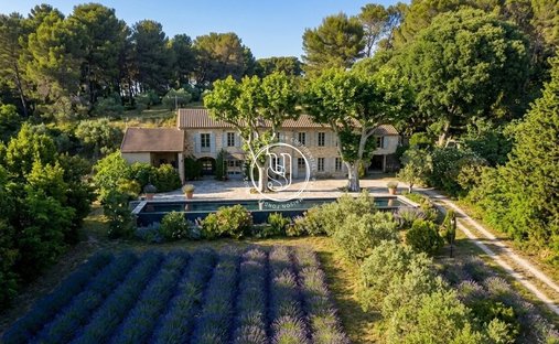 Villa in Saint-Rémy-de-Provence, Provence-Alpes-Côte d'Azur, France 1