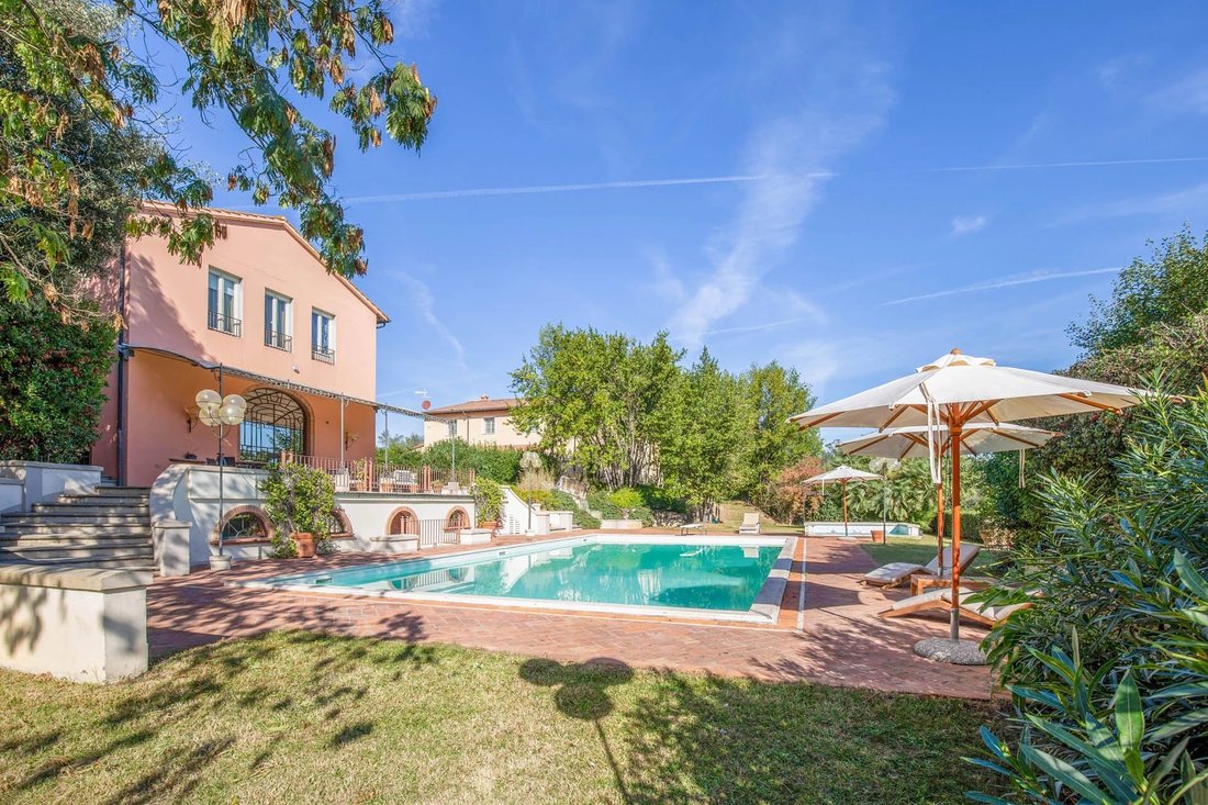Estate in Center, Florence, Tuscany 5 - 18598346