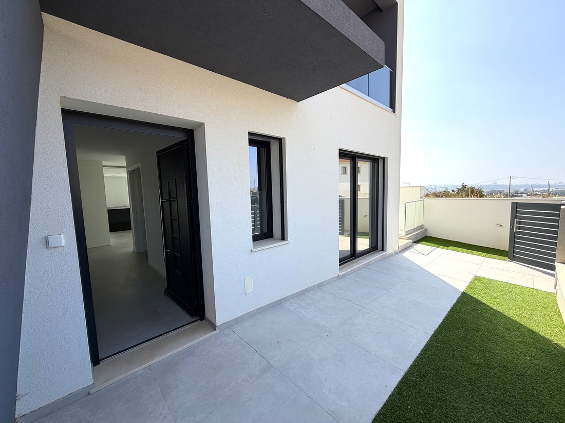 Villa in Mexilhoeira Grande, Algarve, Portugal 2 - 18602642
