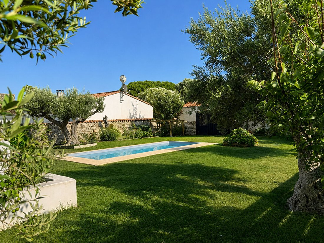 House in Sainte-Marie-de-Ré, Nouvelle-Aquitaine, France 4 - 18598204