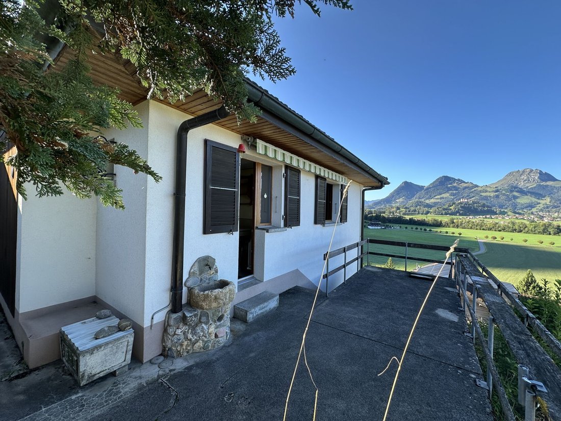 Villa in Broc, Fribourg, Switzerland 4 - 18599756