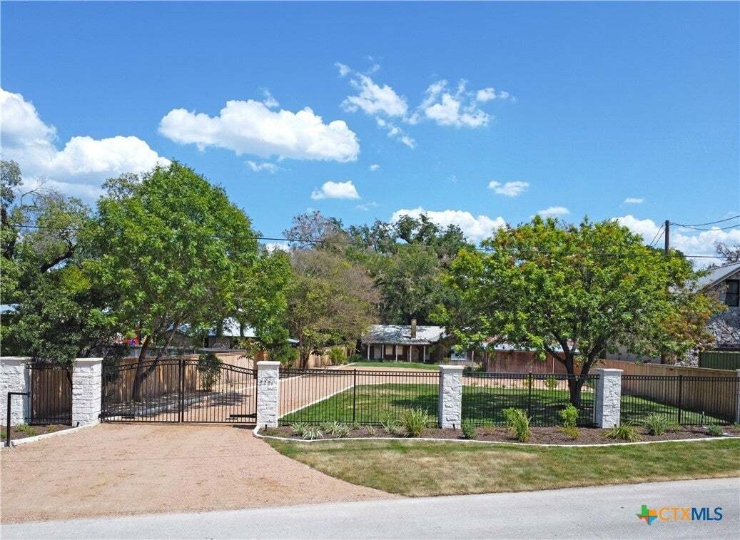 House in New Braunfels, Texas, United States 2 - 18596684