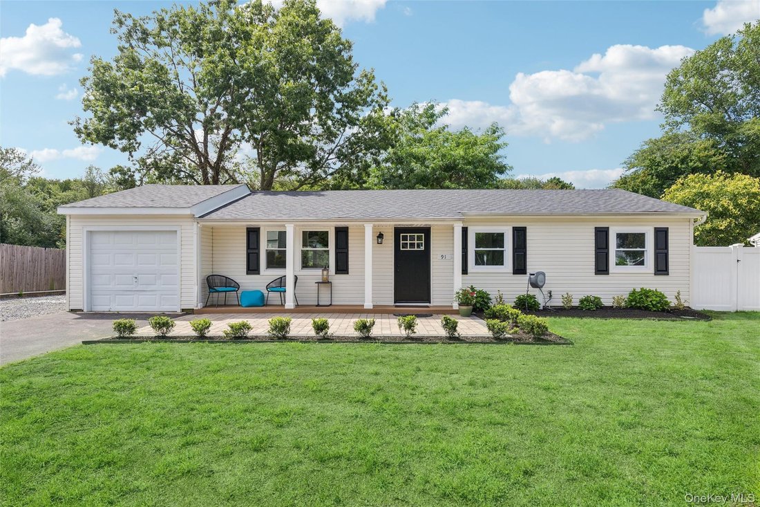House in East Patchogue, New York, United States 1 - 18602378