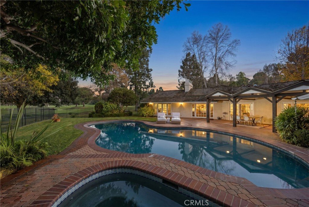 House in Signal Hill, California, United States 5 - 16974627