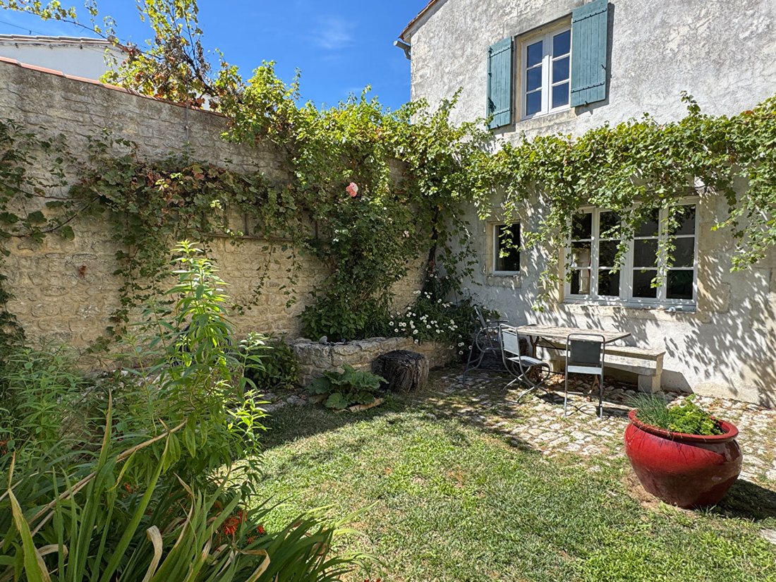 House in Sainte-Marie-de-Ré, Nouvelle-Aquitaine, France 1 - 18597755