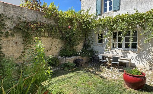 House in Sainte-Marie-de-Ré, Nouvelle-Aquitaine, France 1