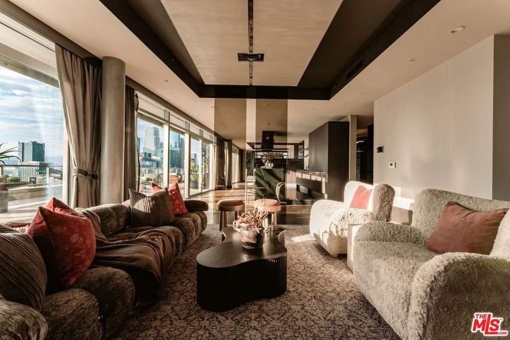 Condo in Los Angeles, California, United States 1 - 18601080