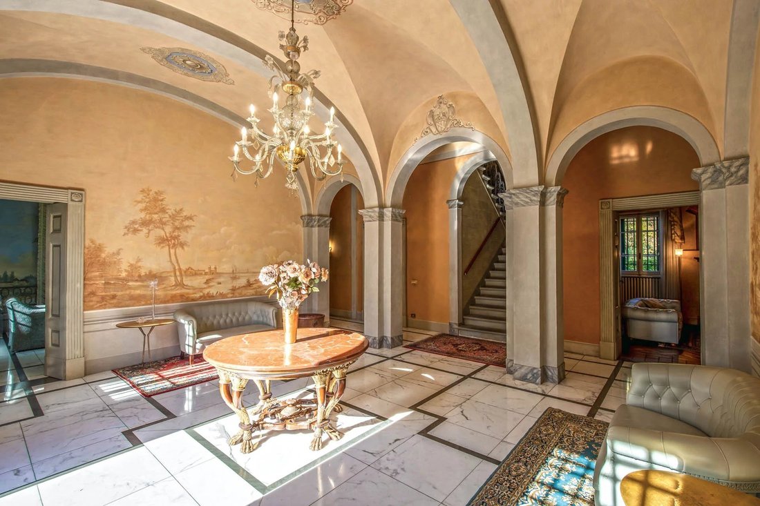 Estate in Center, Florence, Tuscany 3 - 18598346