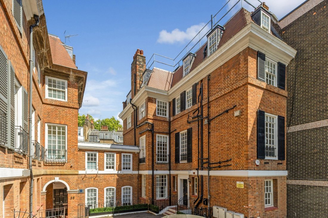 House in Victoria, Westminster, England 1 - 18597412