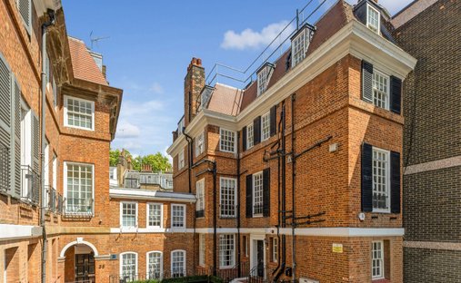 House in Victoria, Westminster, England 1
