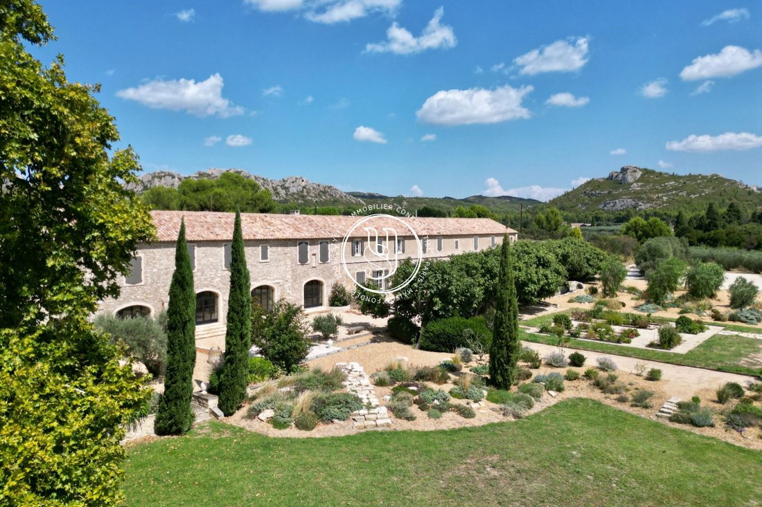 Villa in Saint-Rémy-de-Provence, Provence-Alpes-Côte d'Azur, France 1 - 18598151