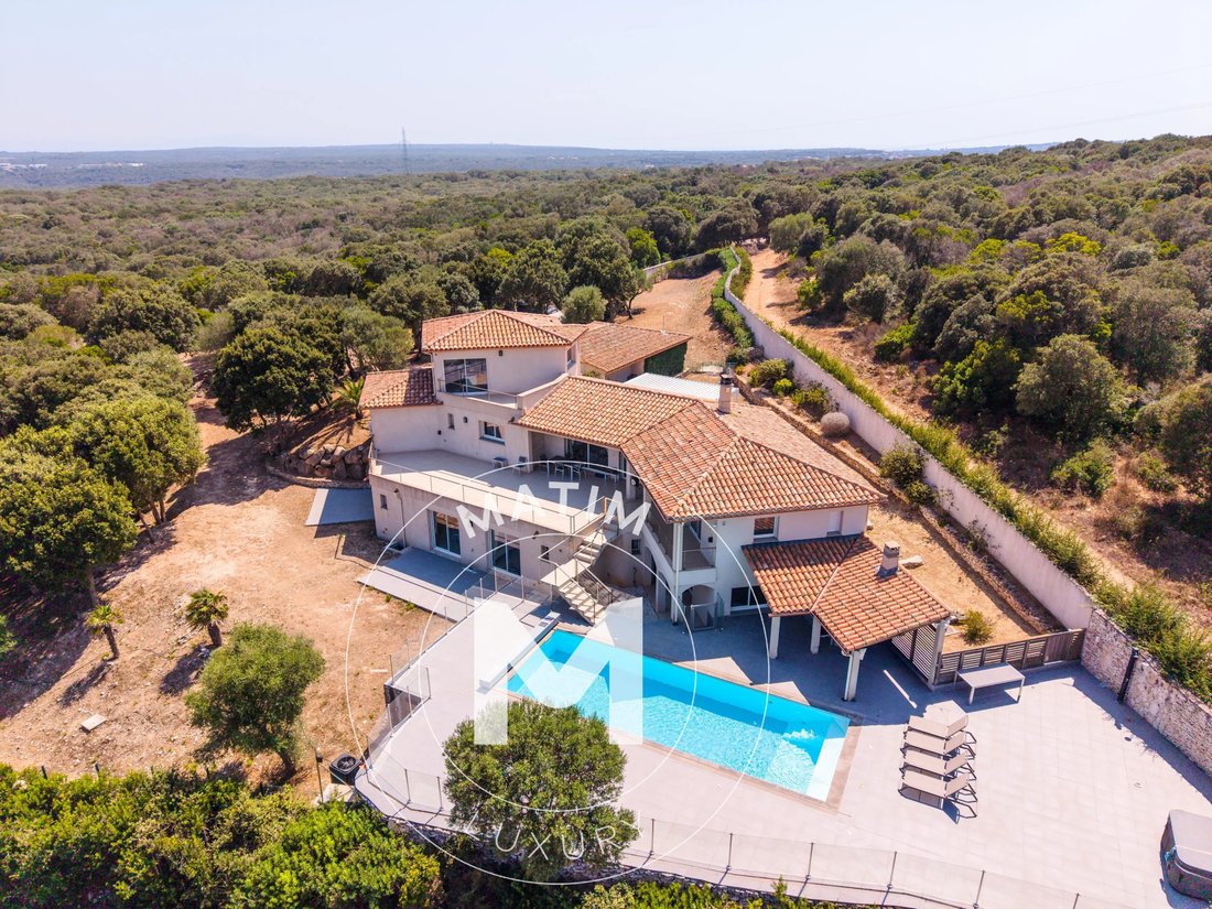 Villa in Bonifacio / Bunifaziu, Corsica, France 1 - 18602737