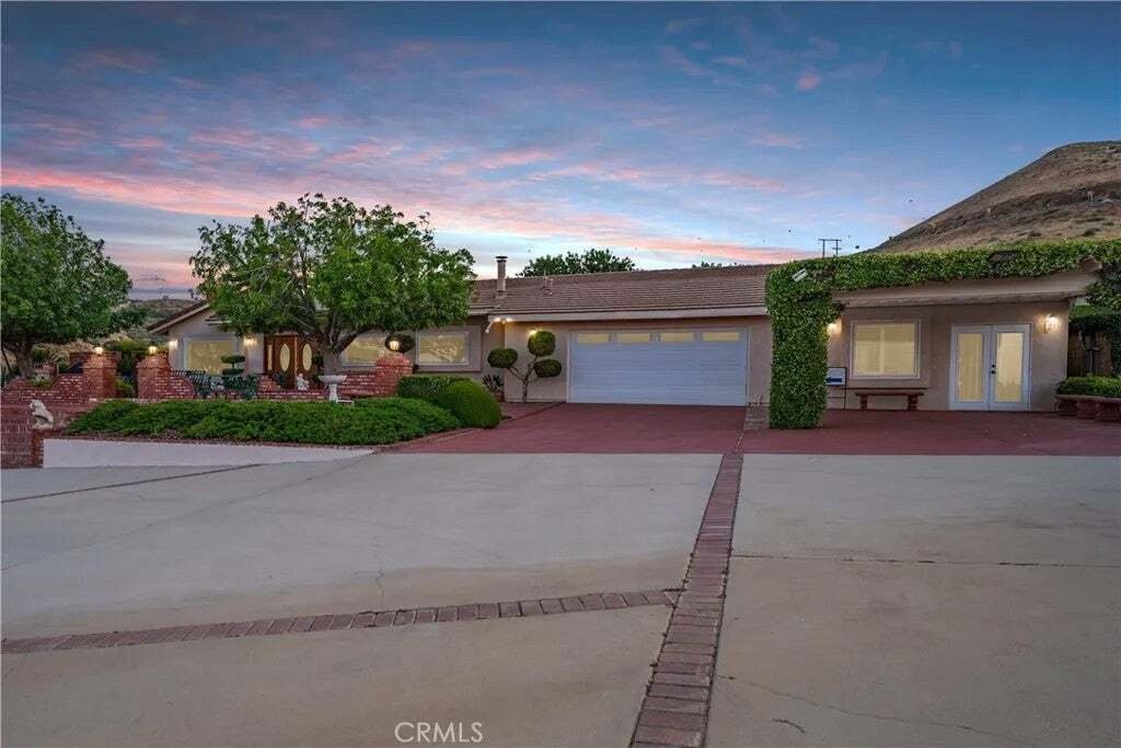 House in Palmdale, California, United States 3 - 18046824