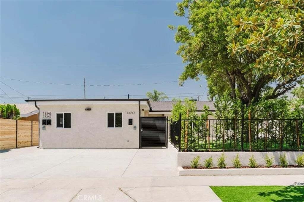 House in Los Angeles, California, United States 3 - 18601971