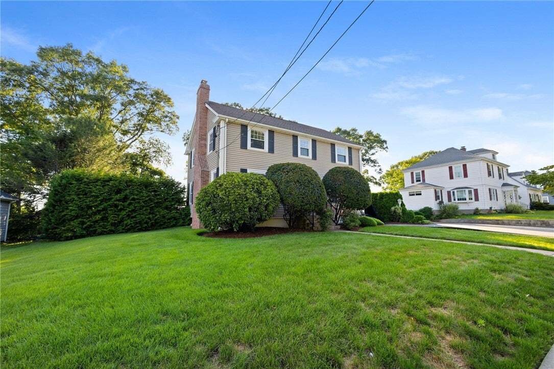 House in Cumberland, Rhode Island, United States 3 - 18600048