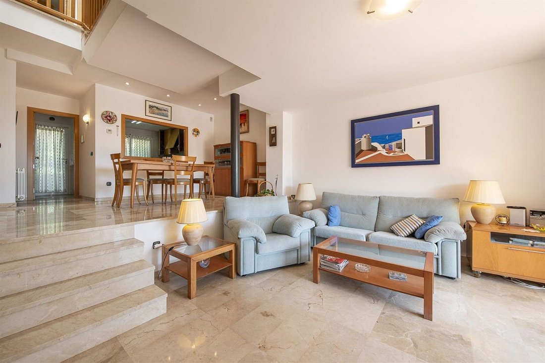 Townhouse in Sant Feliu de Guixols, Catalonia, Spain 4 - 18596933