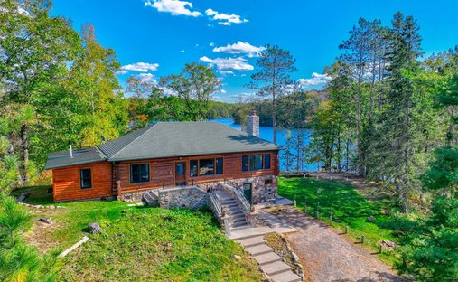 House in Stone Lake, Wisconsin, United States 1