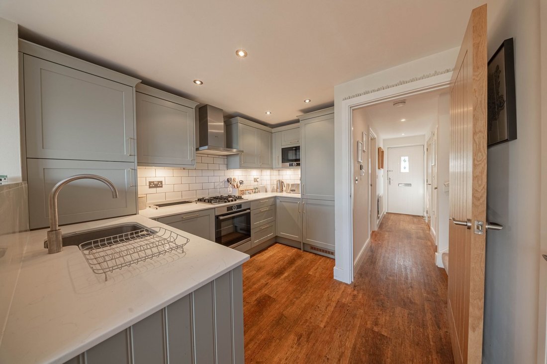 House in Haywards Heath, England 5 - 18602631