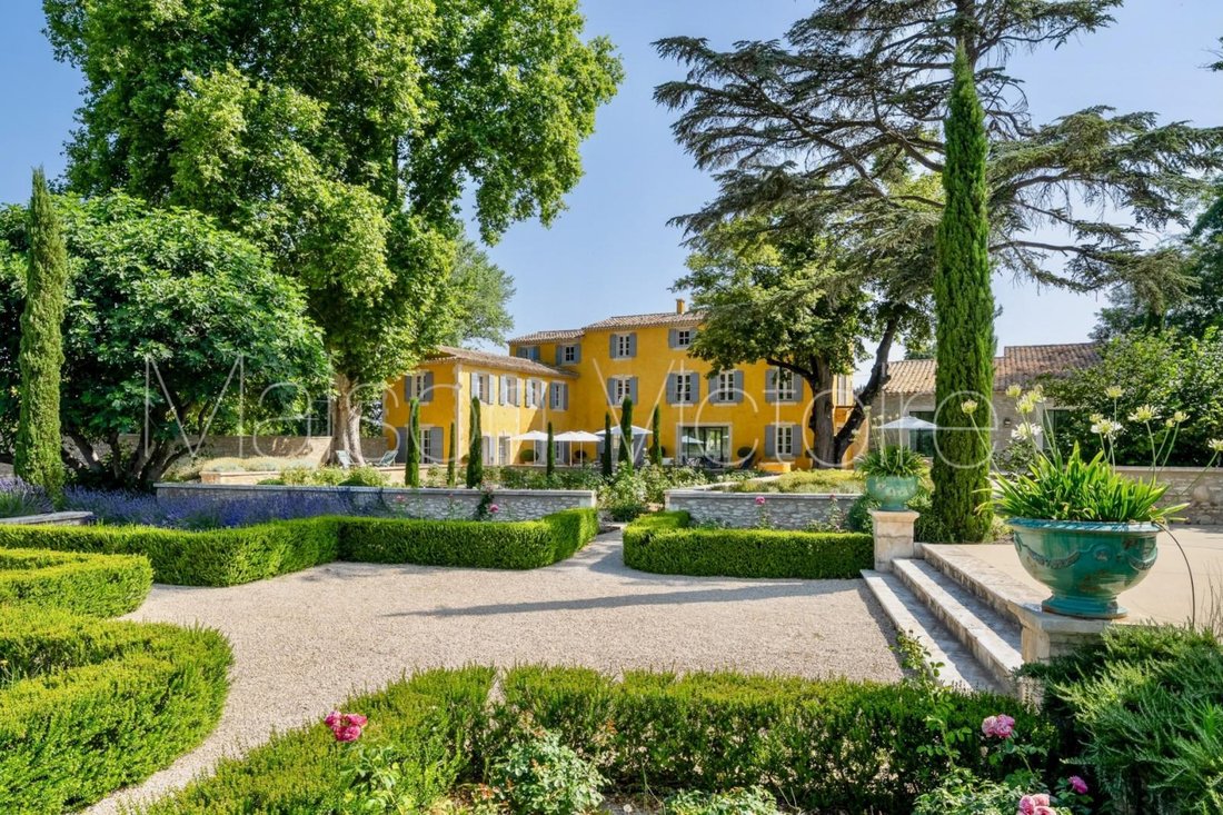 House in Ménerbes, Provence-Alpes-Côte d'Azur, France 1 - 18602871