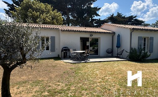 House in Sainte-Marie-de-Ré, Nouvelle-Aquitaine, France 1