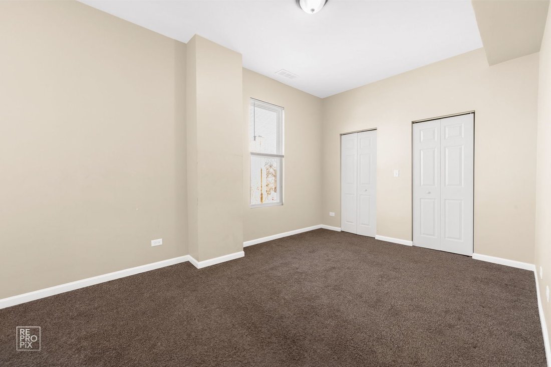 Chicago, Illinois, United States 5 - 18597490
