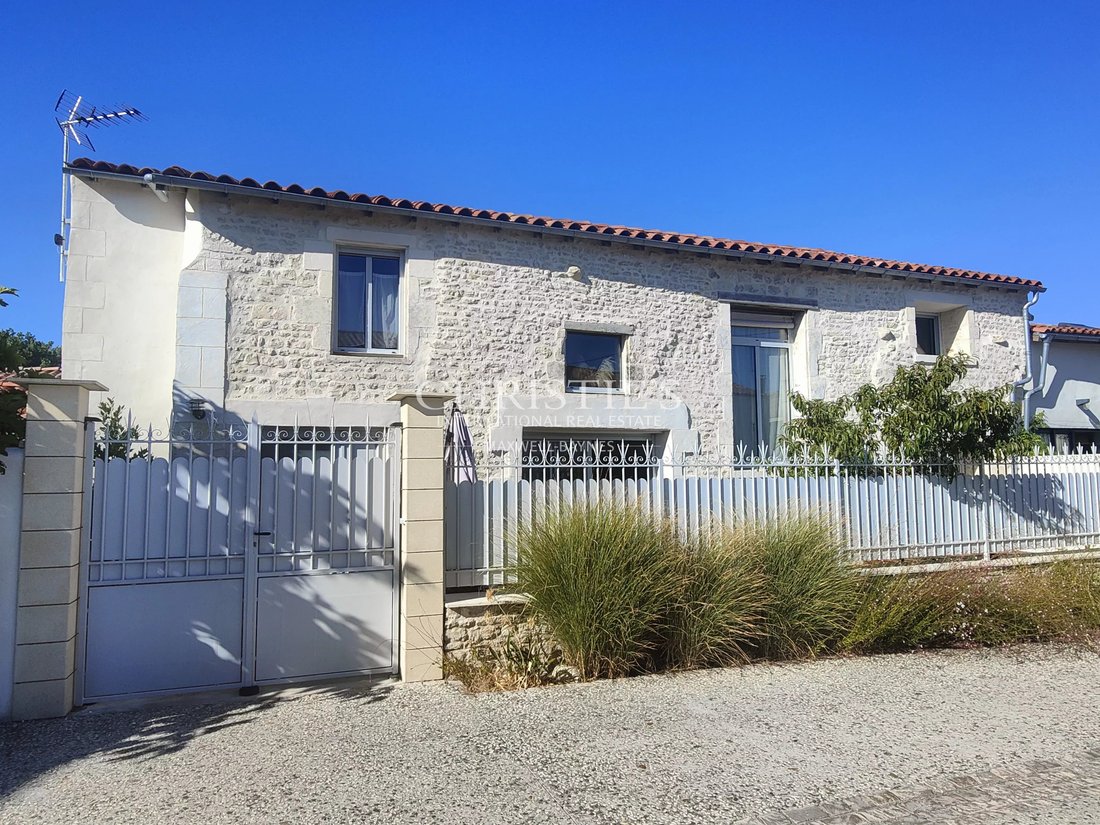 House in Sud, Nieul-sur-Mer, France 1 - 18598349