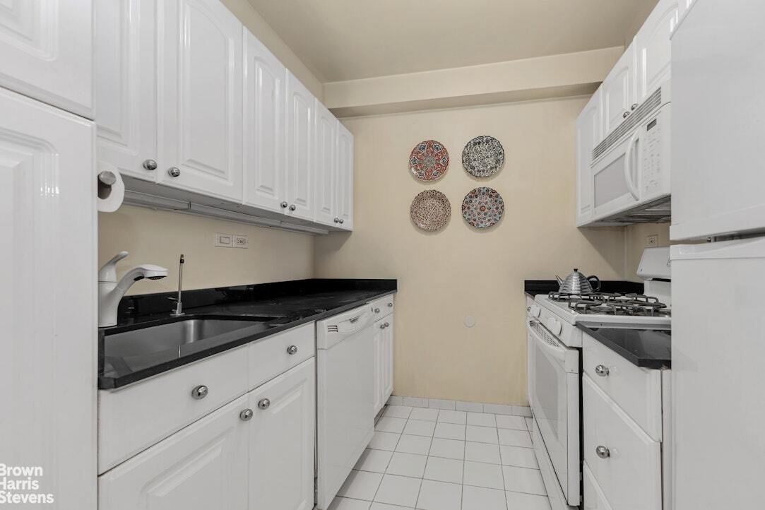 Co Op in New York, New York, United States 4 - 18601233