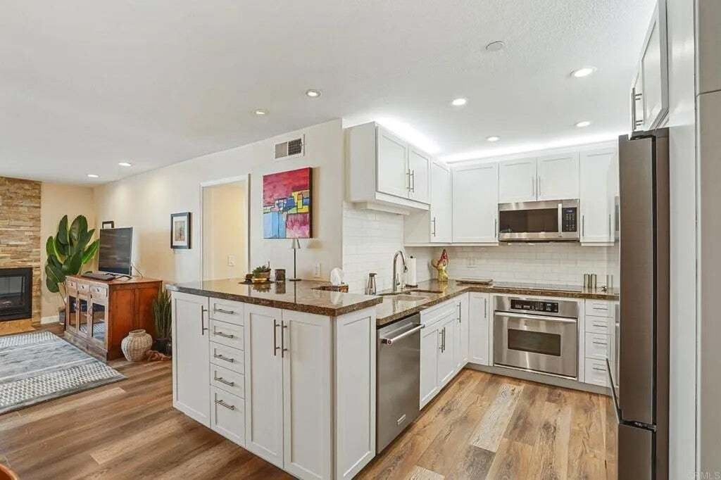Condo in San Diego, California, United States 5 - 18601947