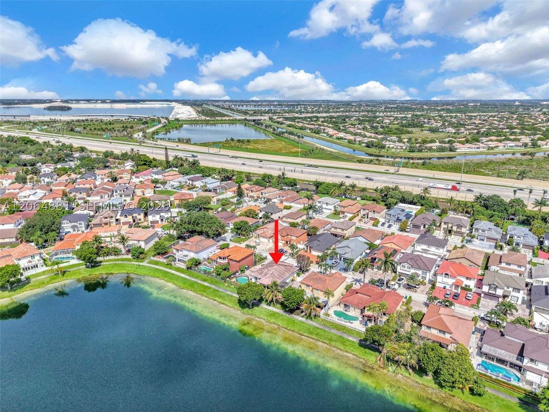 House in Hialeah, Florida, United States 5 - 18601007