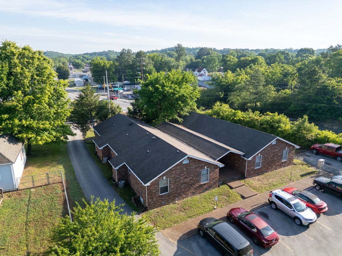 Pegram, Tennessee, United States 2 - 18601710