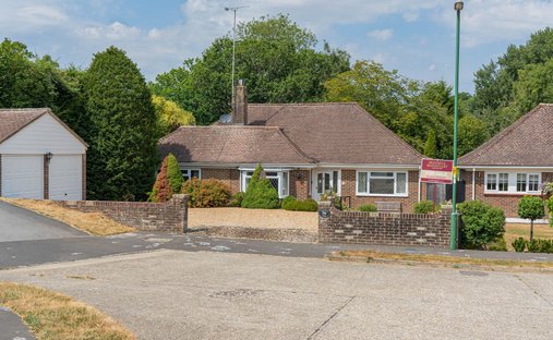 Bungalow in Haywards Heath, England 1