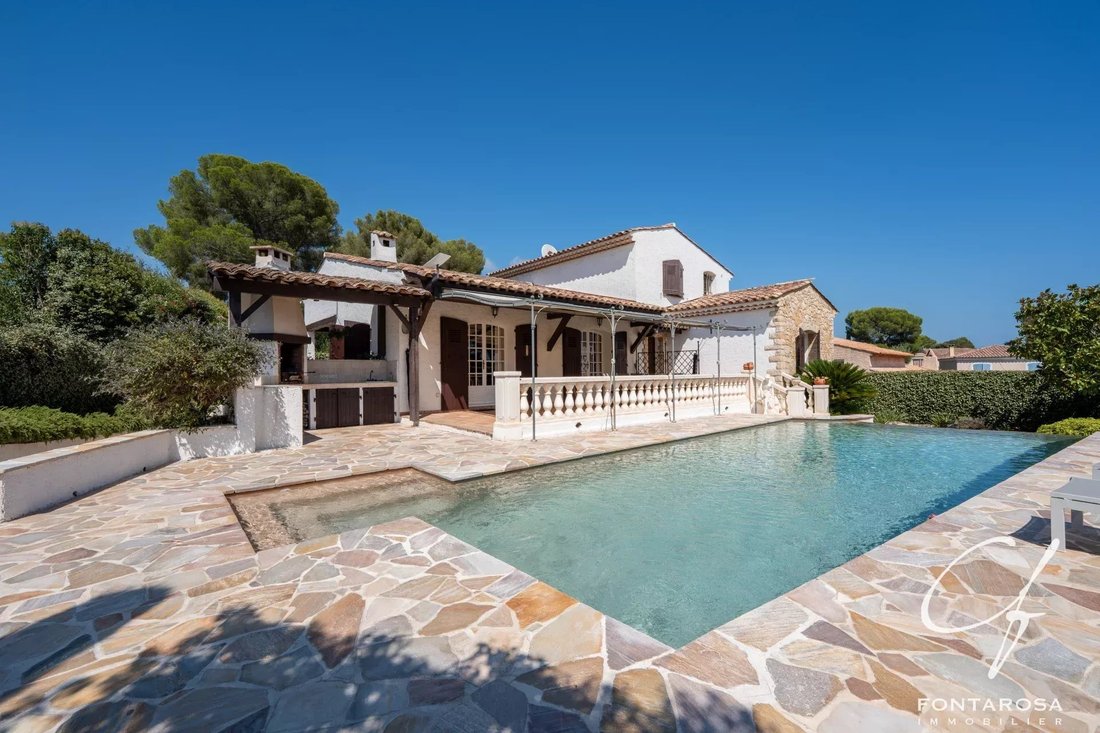 Villa in Les Plaines-Les Tasses, Saint-Raphaël, France 1 - 18566068