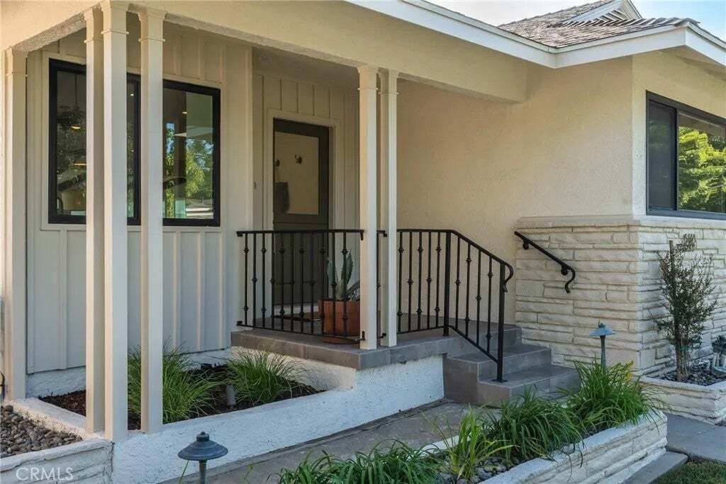 House in Signal Hill, California, United States 3 - 18601994