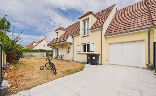 House in Chanteloup-en-Brie, Ile-de-France, France 1