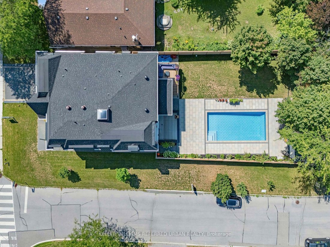 House in Toronto, Ontario, Canada 4 - 18600936