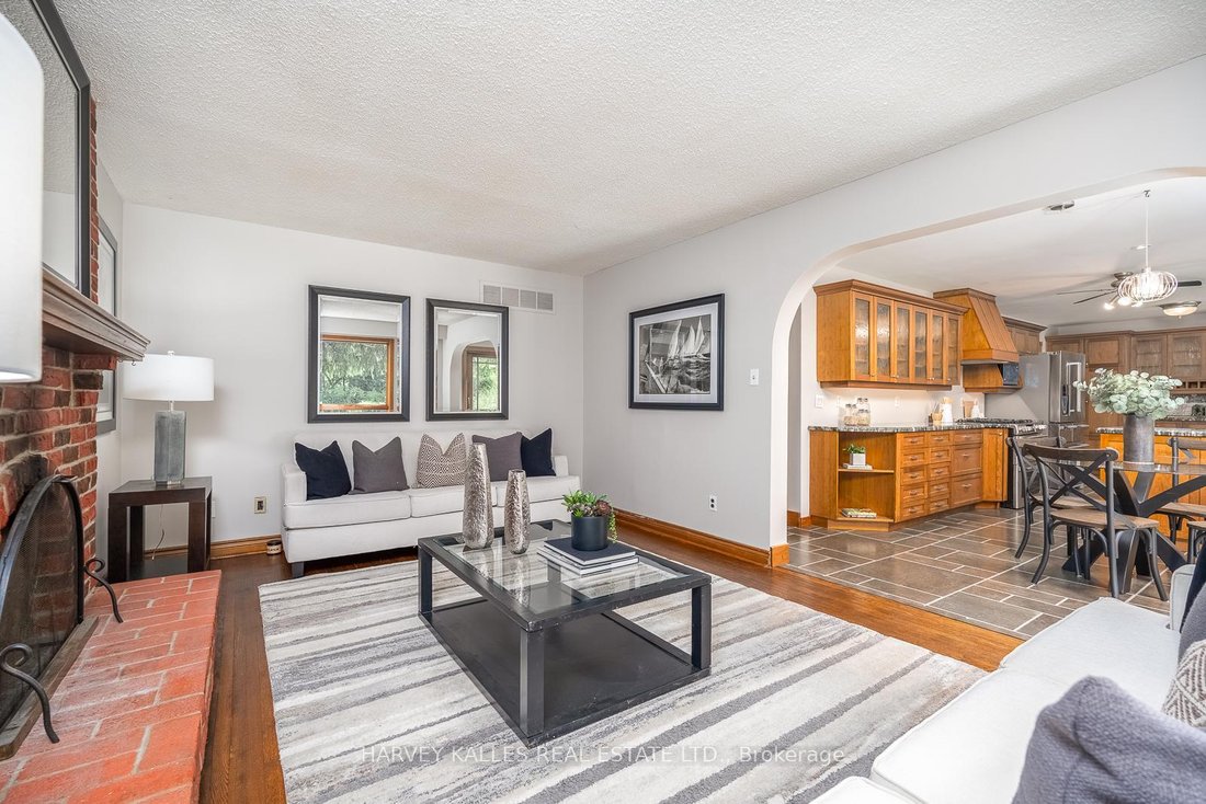 House in Mississauga, Ontario, Canada 5 - 18603486