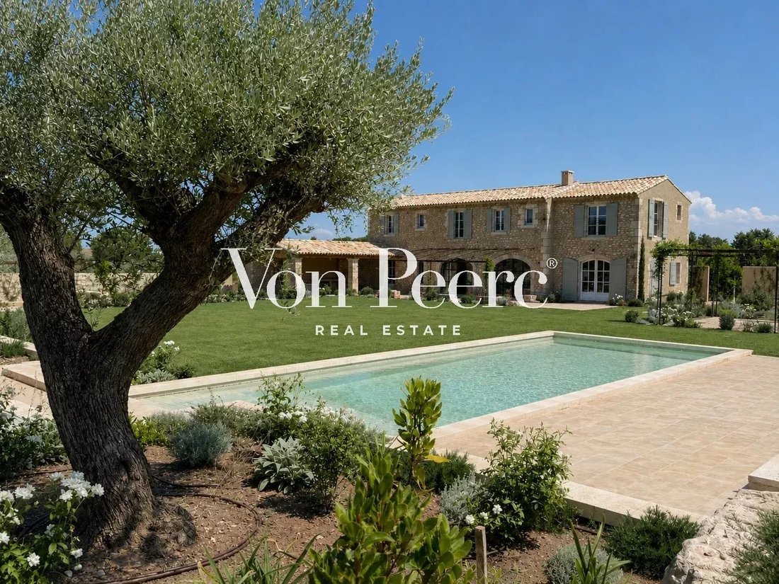 House in Eygalières, Provence-Alpes-Côte d'Azur, France 2 - 18598406