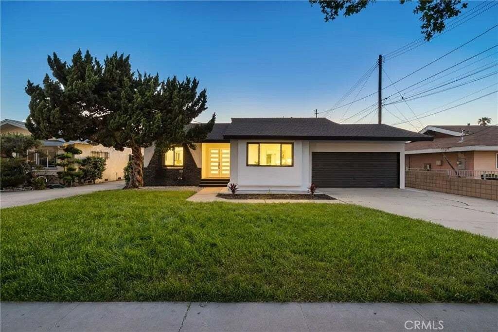 House in Bellflower, California, United States 1 - 17633216