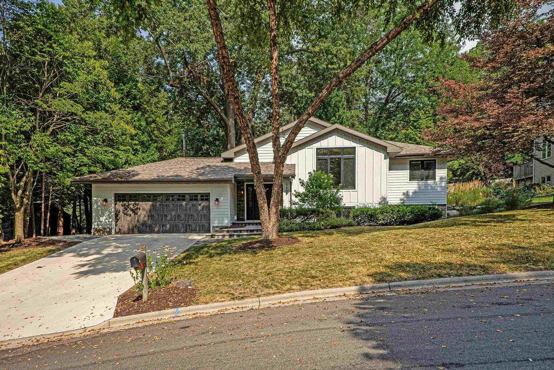 House in Madison, Wisconsin, United States 3 - 18596597