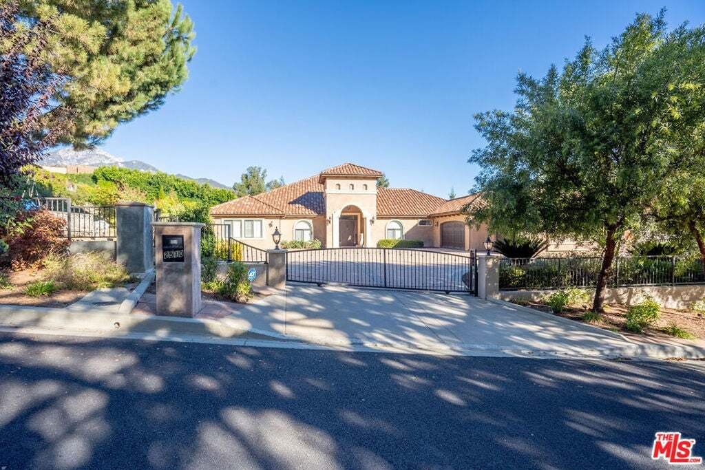 House in Upland, California, United States 1 - 18601032