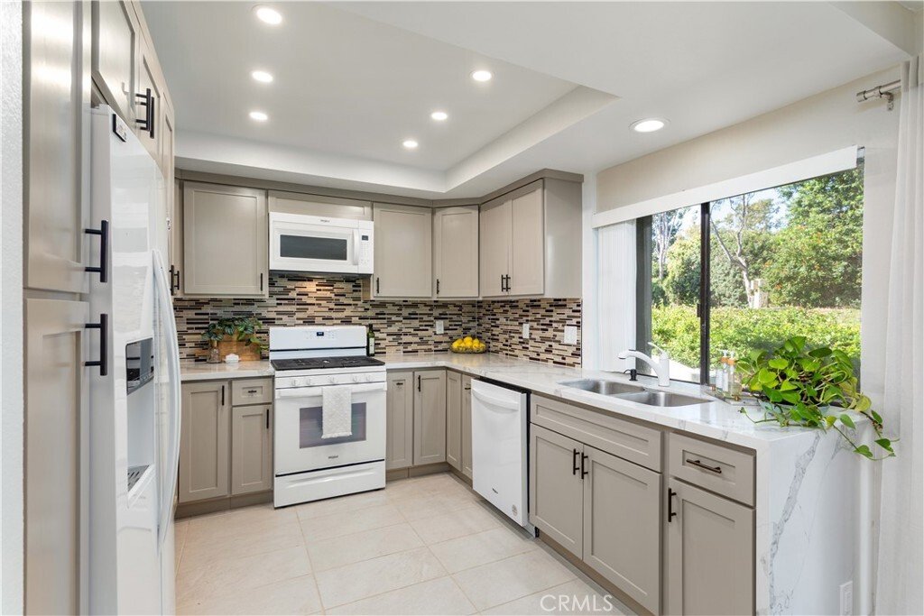Condo in Irvine, California, United States 4 - 18592878