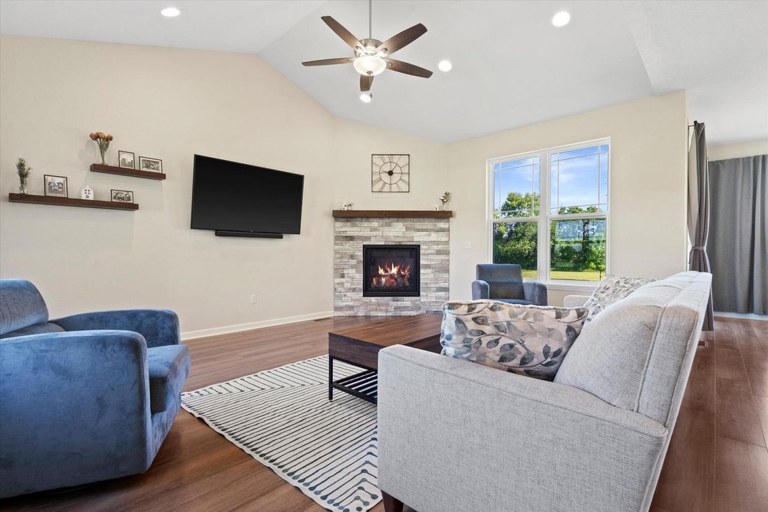 House in Eagle, Wisconsin, United States 4 - 18596368