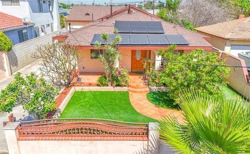 House in Signal Hill, California, United States 1