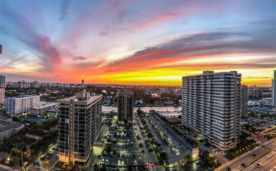 Condo in Hallandale Beach, Florida, United States 3 - 18601022