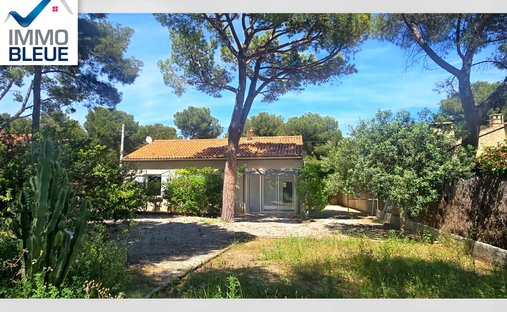 Villa in Le Village-L'Esperon, Sausset-les-Pins, France 1