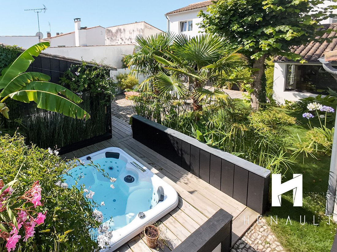House in La Couarde-sur-Mer, Nouvelle-Aquitaine, France 1 - 18597567