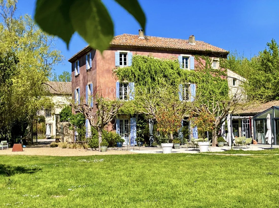 Casa di campagna a Nevons-strada di Apt, L'Isle-sur-la-Sorgue, Francia 1 - 17556902
