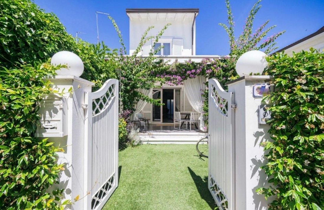 Villa in Center, Forte dei Marmi, Tuscany 1 - 18596693