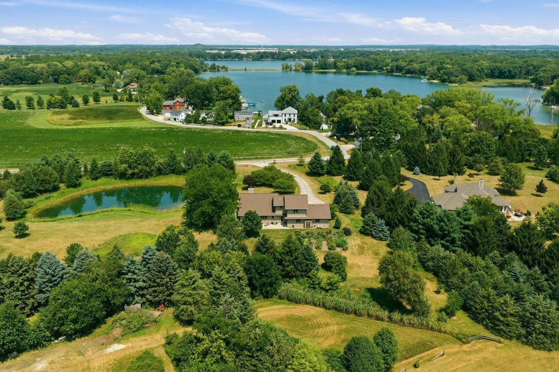 House in Okauchee Lake, Wisconsin, United States 1 - 18600080