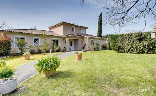 Villa in Nord, Montpon-Ménestérol, France 1